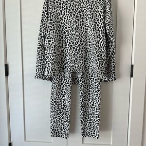 Lou &‎ Grey lounge/sweatshirt & pants set!